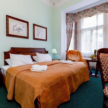 Hotel Ester Karlsbad Eksteriør billede