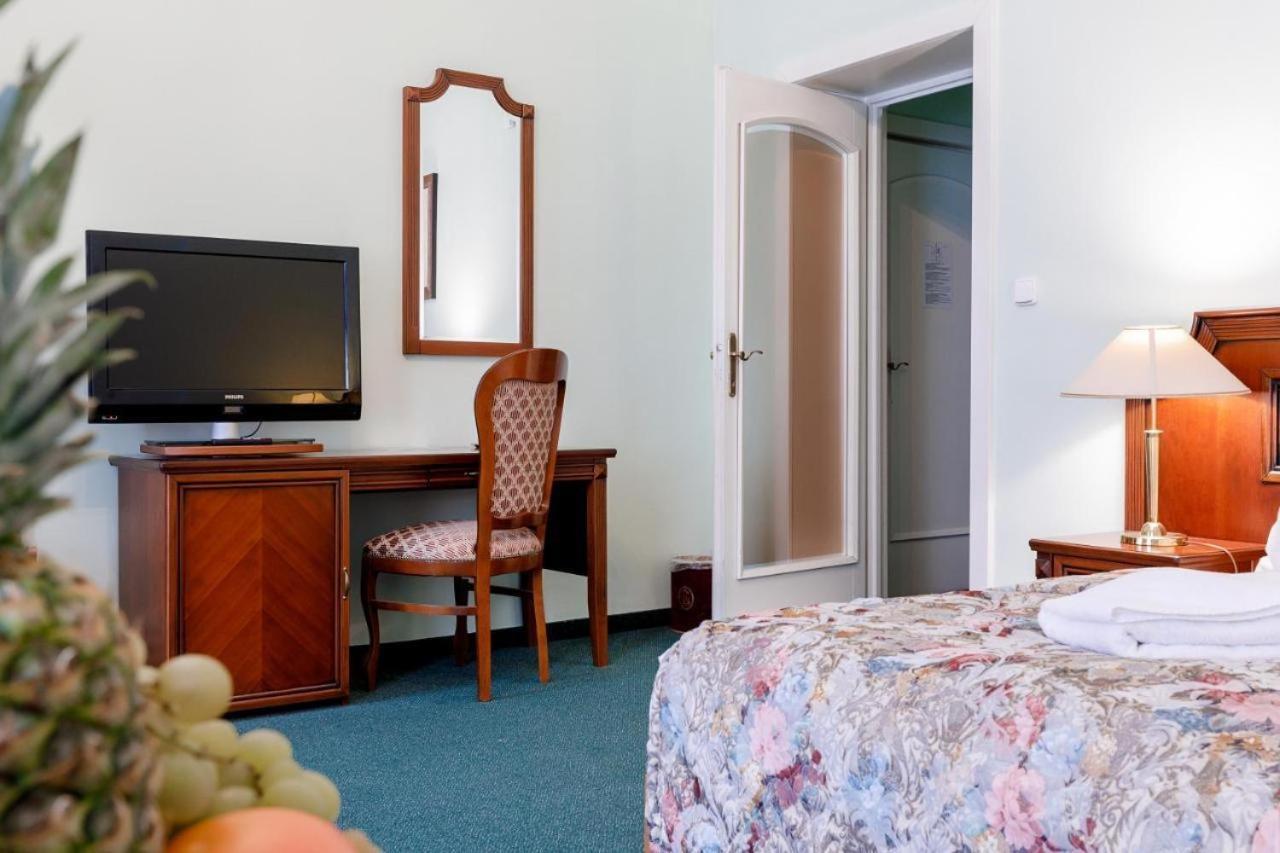 Hotel Ester Karlsbad Eksteriør billede