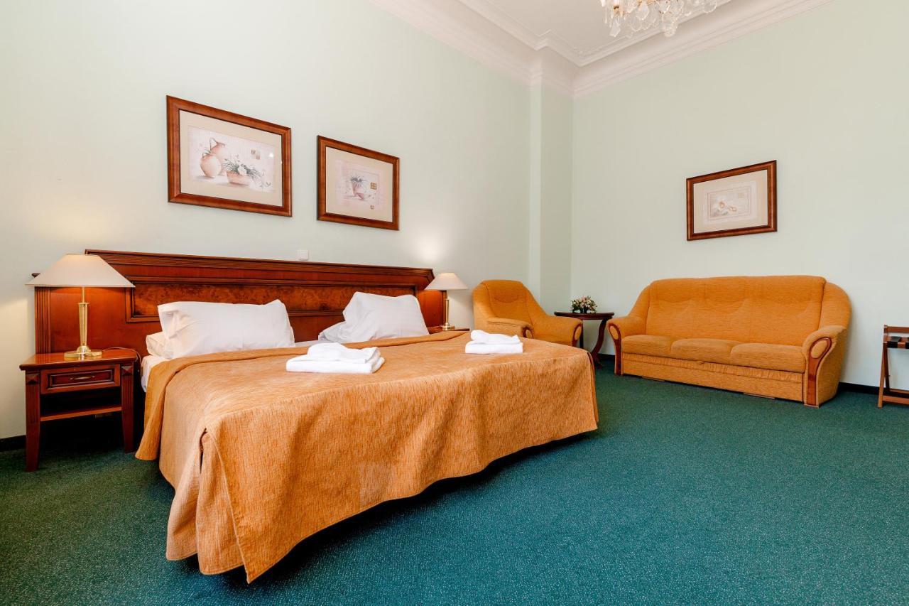 Hotel Ester Karlsbad Eksteriør billede