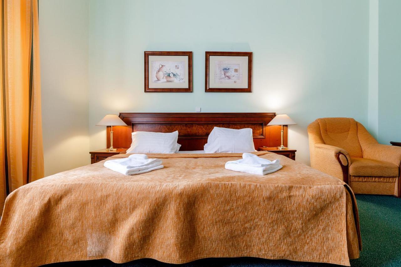 Hotel Ester Karlsbad Eksteriør billede