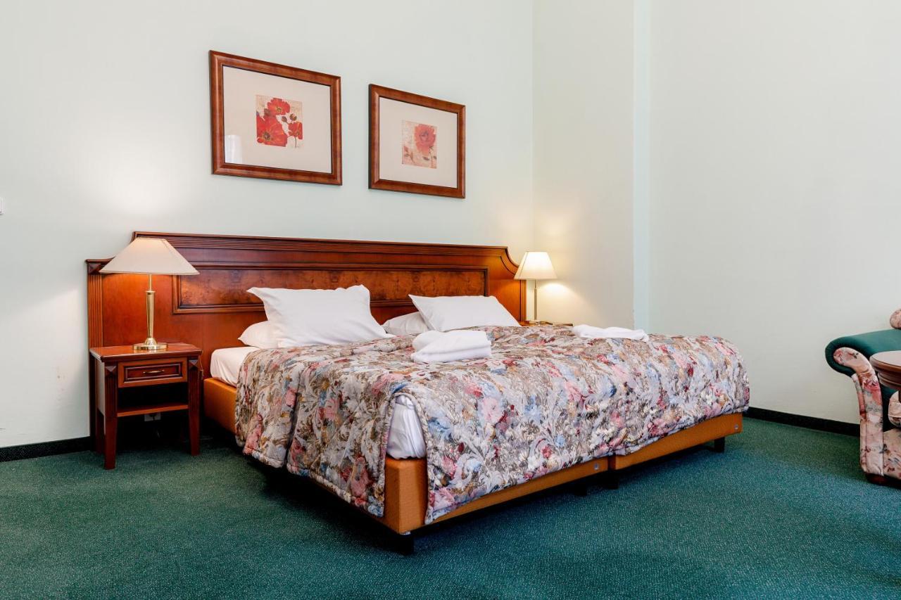 Hotel Ester Karlsbad Eksteriør billede