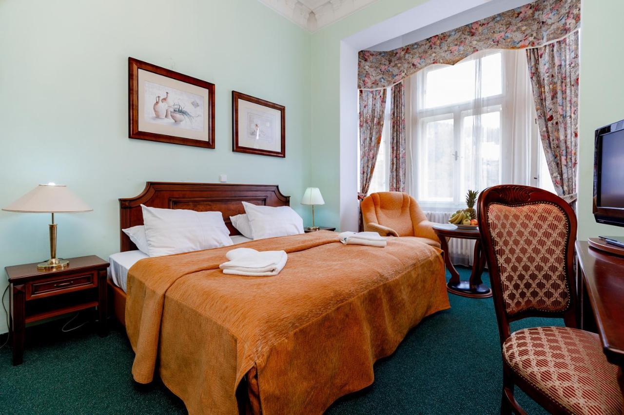 Hotel Ester Karlsbad Eksteriør billede