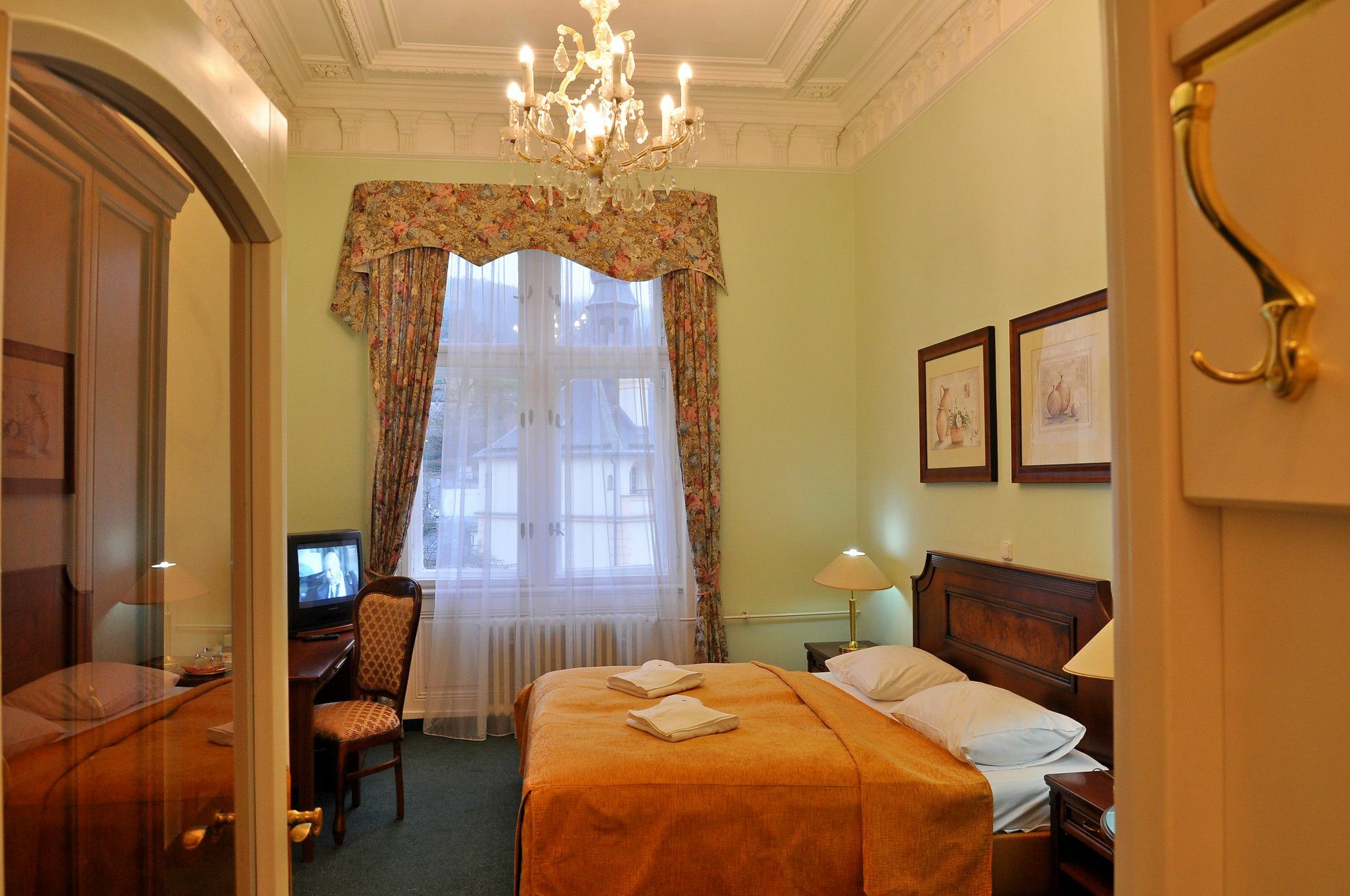 Hotel Ester Karlsbad Eksteriør billede